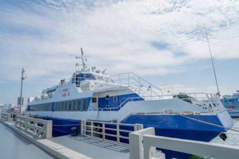 Wie scheep is moet varen .=Als je ergens aan begonnen bent moet je er